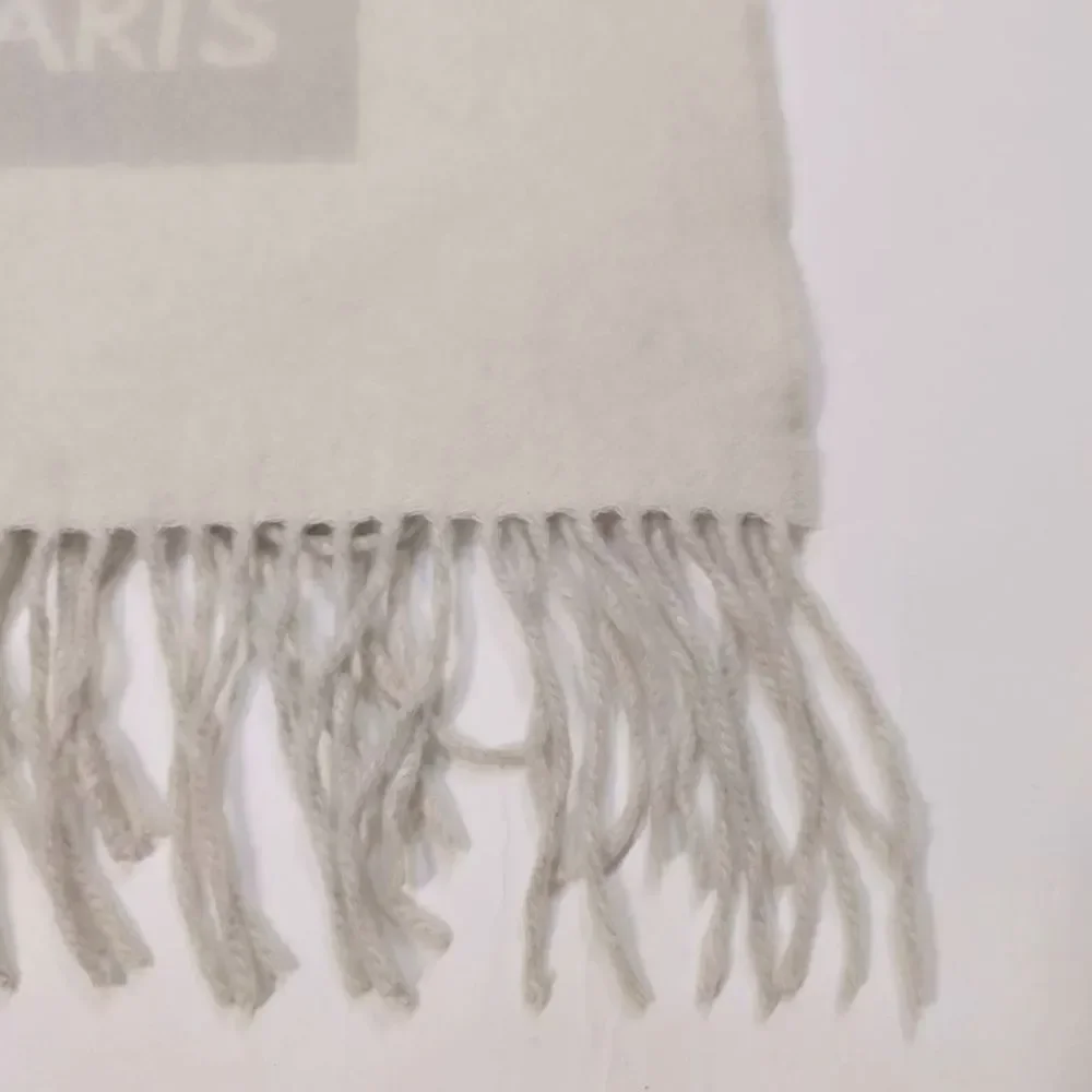 Auth Louis Vuitton Neutrals White / Ivory Gray / Beige Cashmere Baroda Scarf